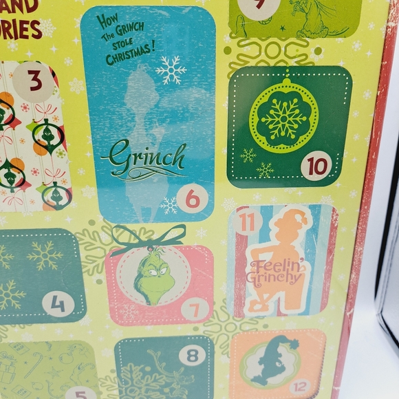 Dr. Seuss Grinch Holiday Dog Advent Box - 12 Days Of Grinch Fun - Picture 4 of 8